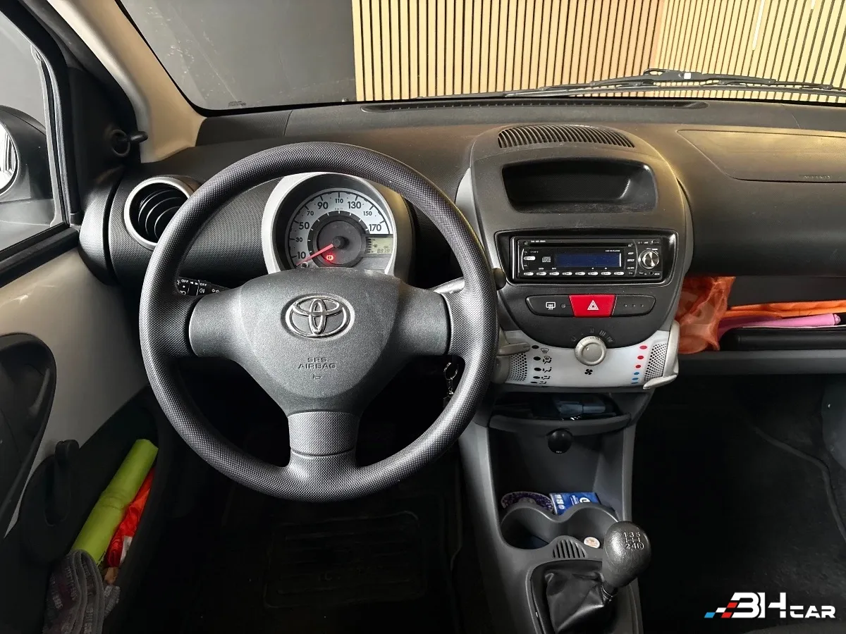 Toyota Aygo - photo 9