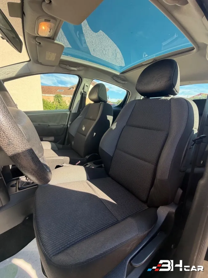Peugeot 207 - photo 12
