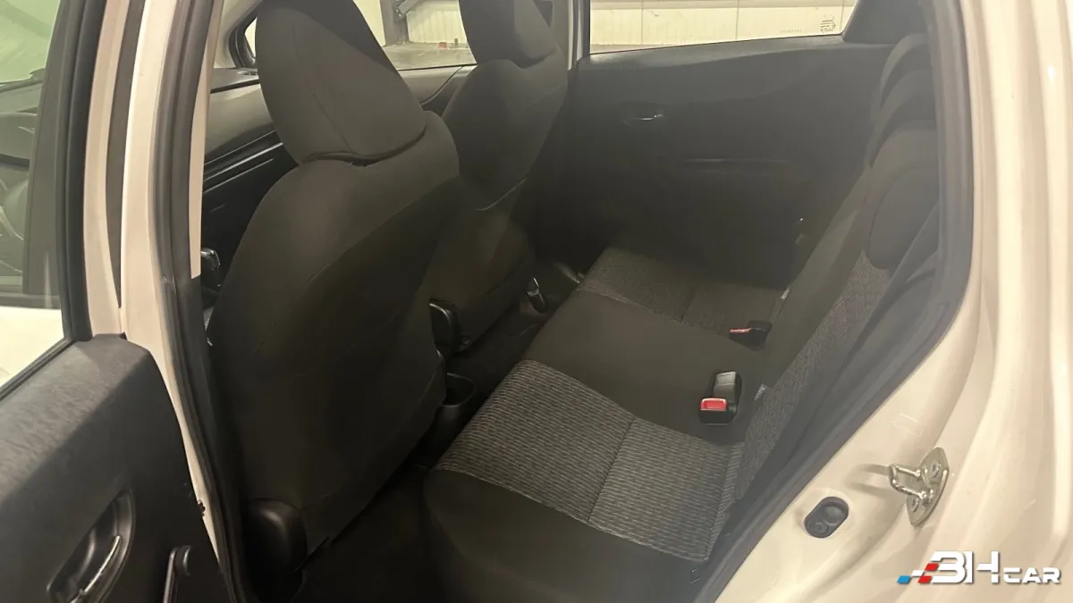 Toyota Yaris - photo 22