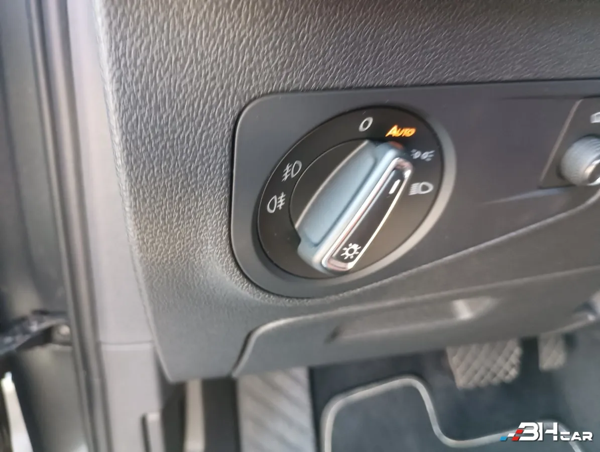 Volkswagen Tiguan - photo 36