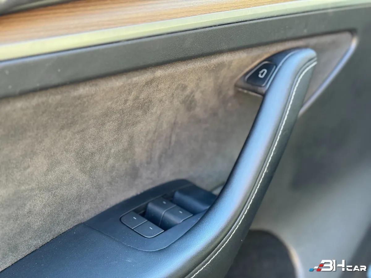 Aperçu indisponible de Tesla Model-y