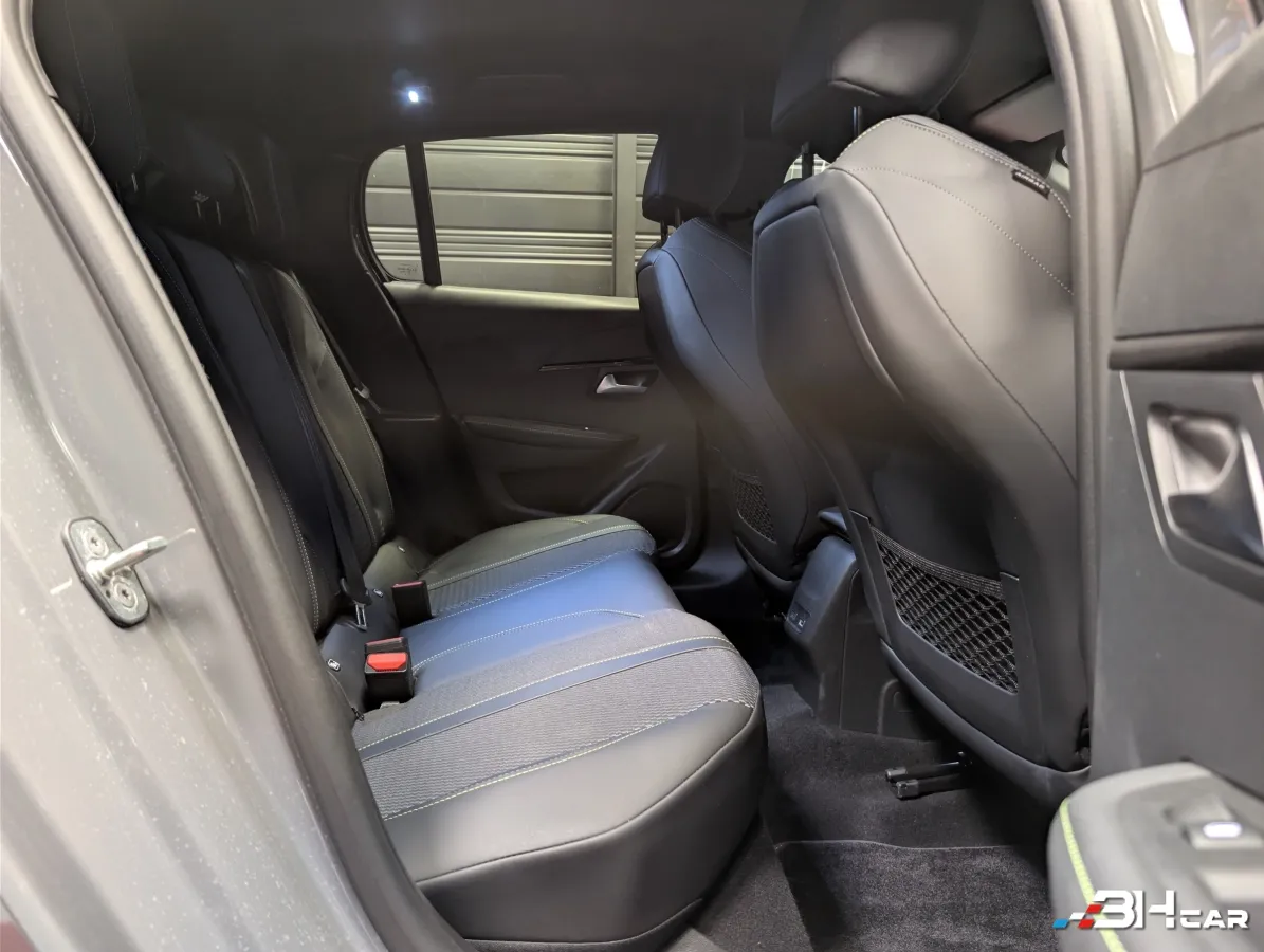 Peugeot 208 - photo 23