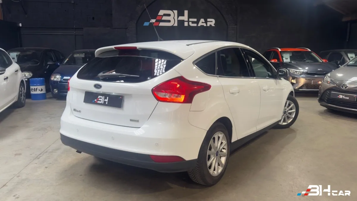Ford Focus - photo 8