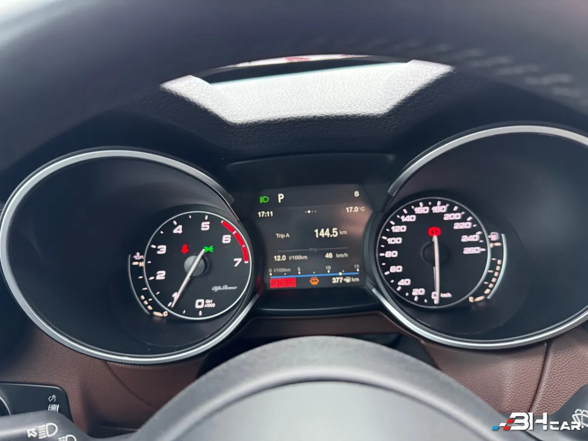 Alfa Romeo Stelvio - photo 23