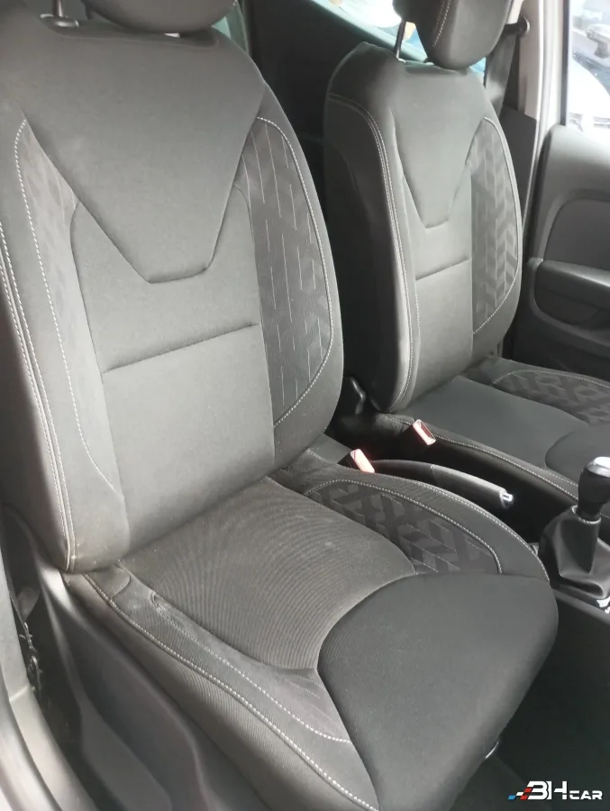 Renault Clio - photo 22