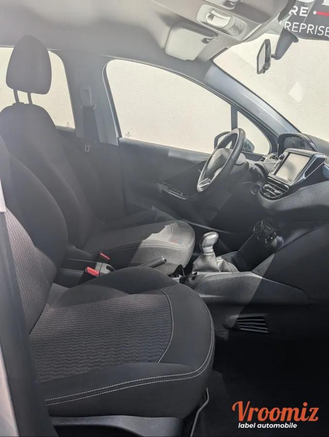 Peugeot 208 GENERATION-I 1.6 BLUEHDI 75 STYLE