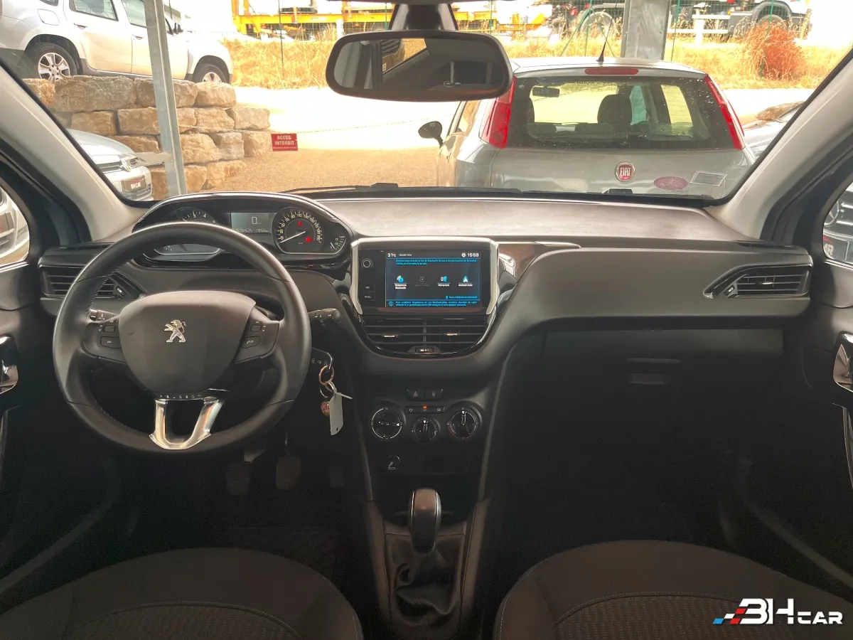 Peugeot 208 - photo 14