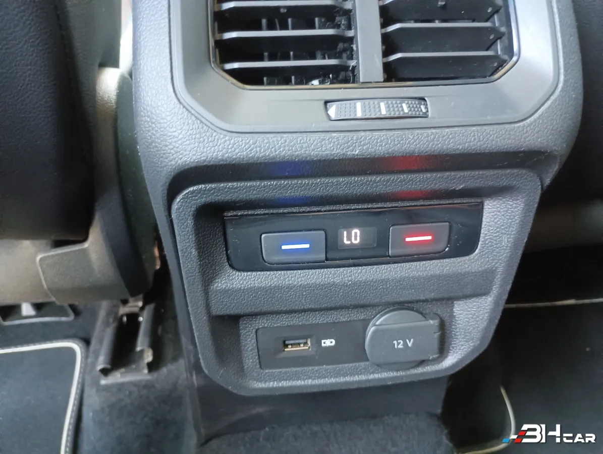 Volkswagen Tiguan - photo 37