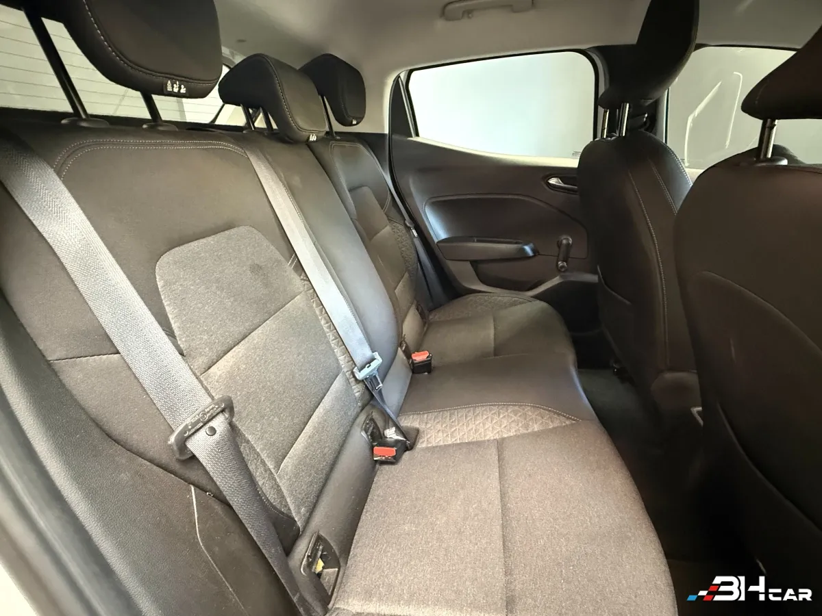 Renault Clio - photo 18