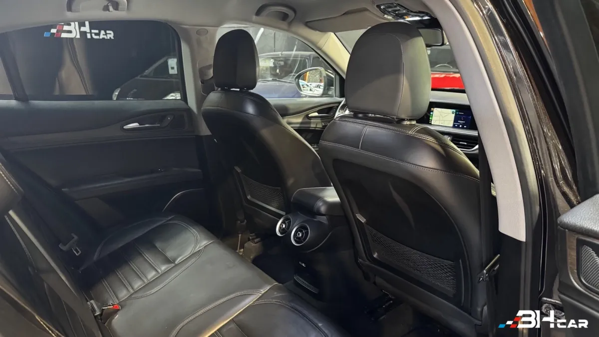 Alfa Romeo Stelvio - photo 14
