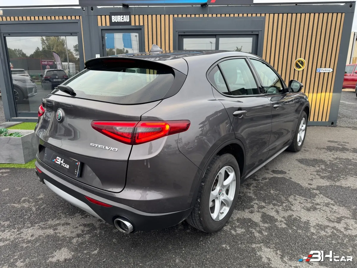 Alfa Romeo Stelvio - photo 5