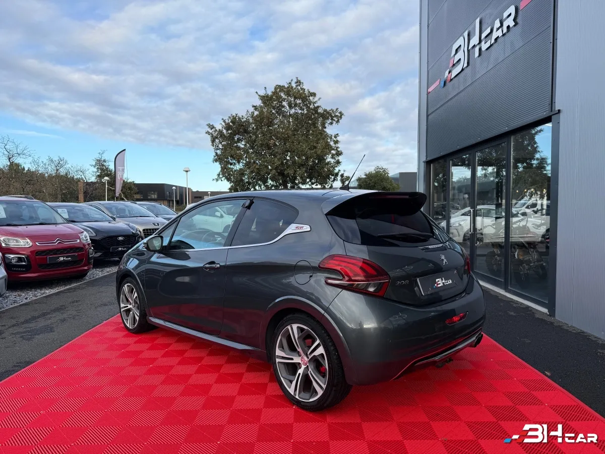 Peugeot 208 - photo 4