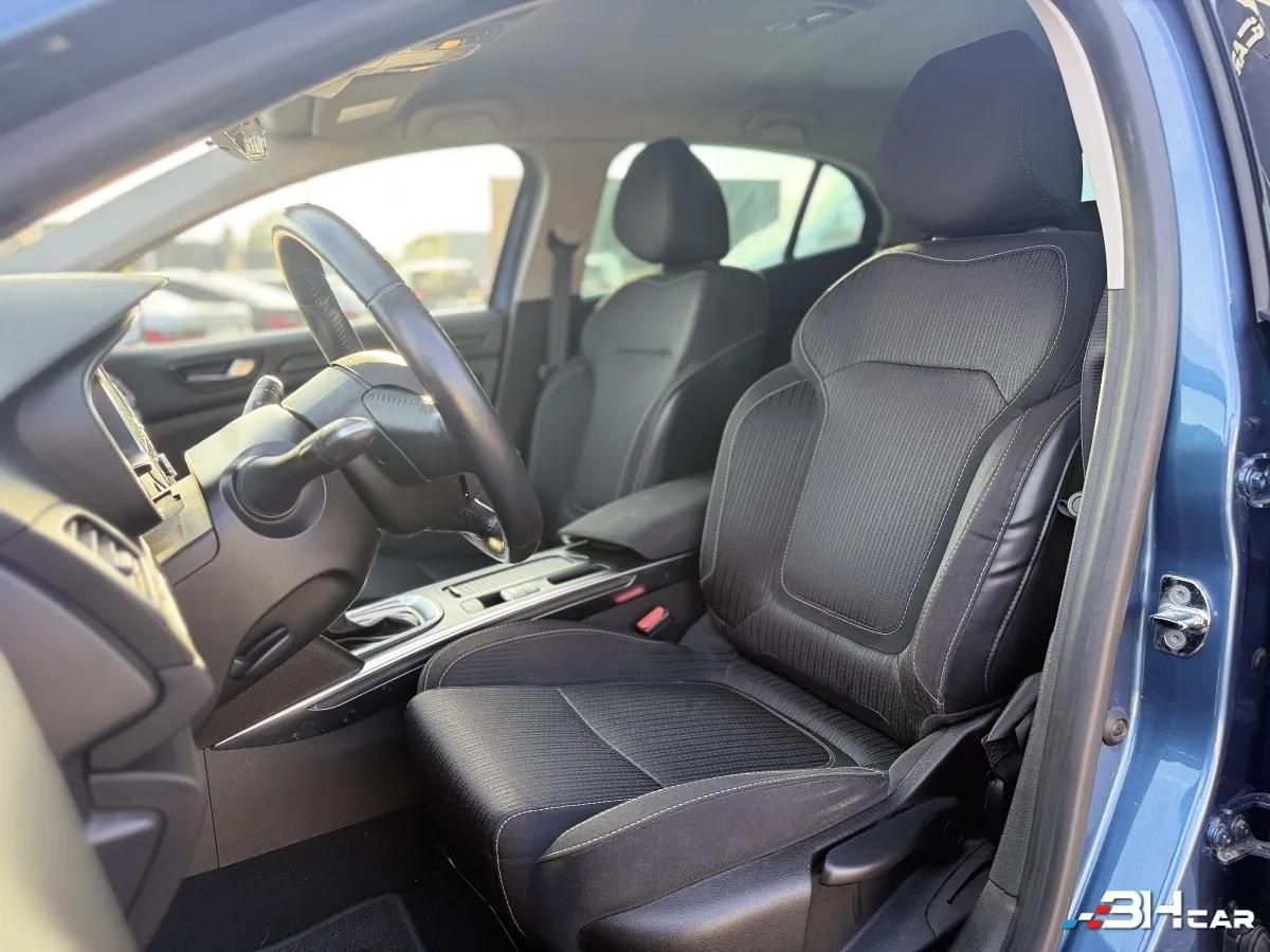 Renault Megane - photo 12