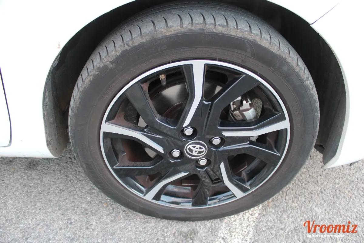 TOYOTA Yaris 3 phase 2 HSD 100h Design 5p