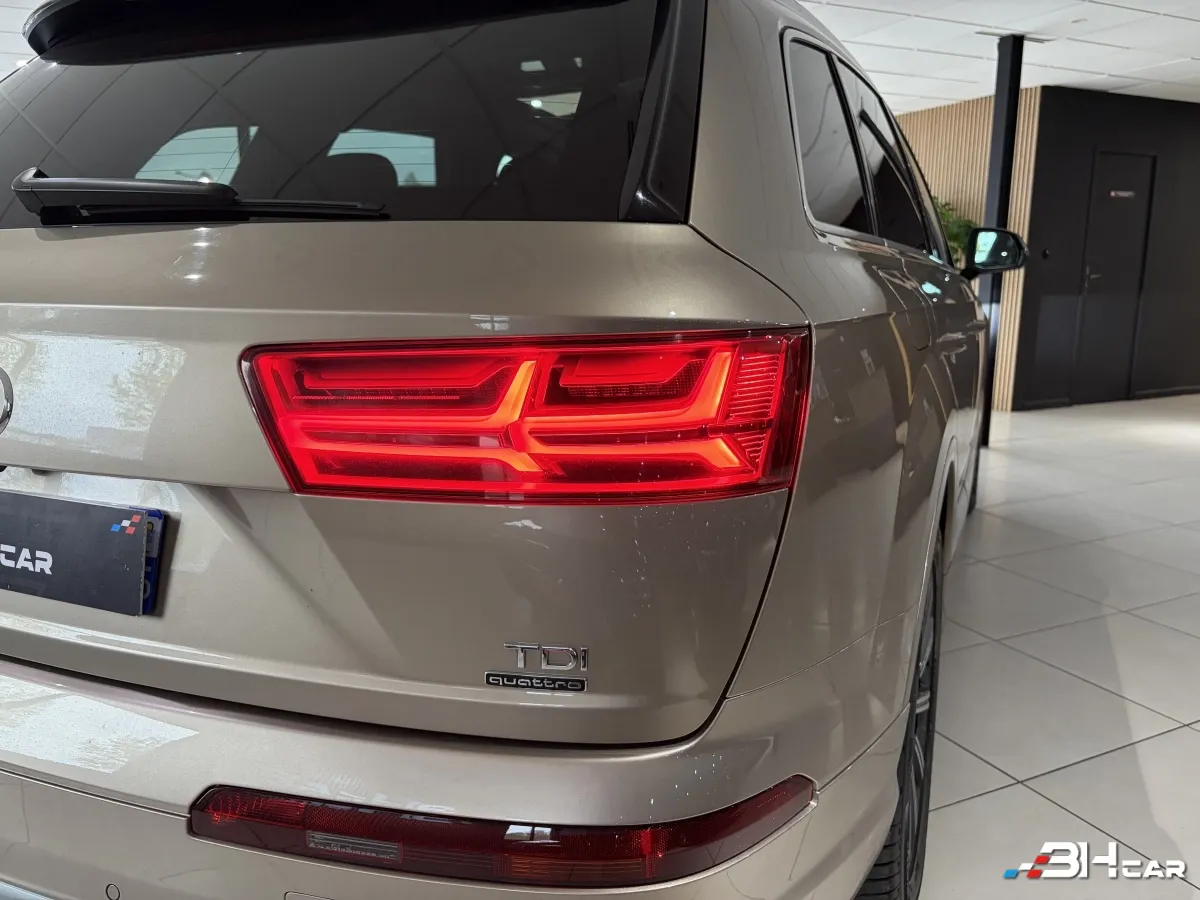Audi Q7 - photo 9