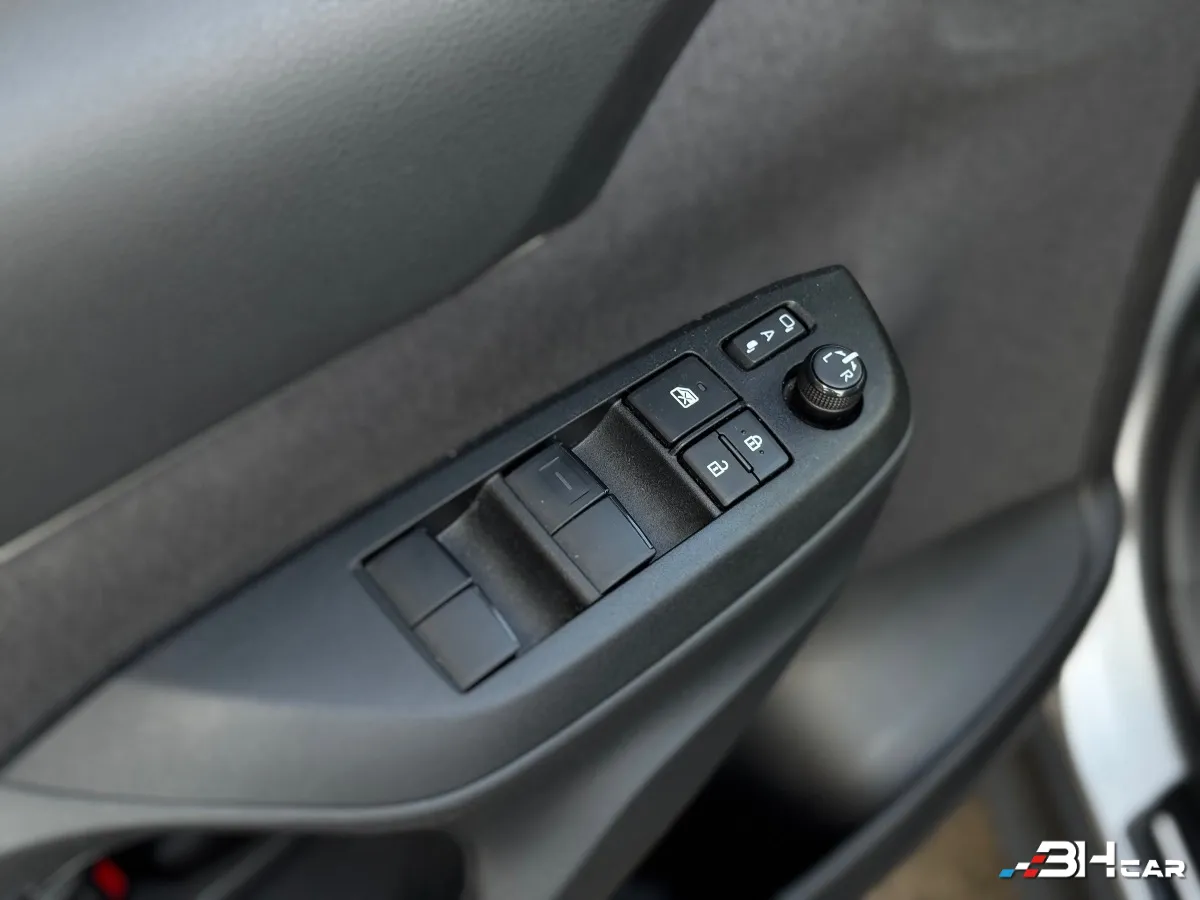 Toyota Yaris - photo 25
