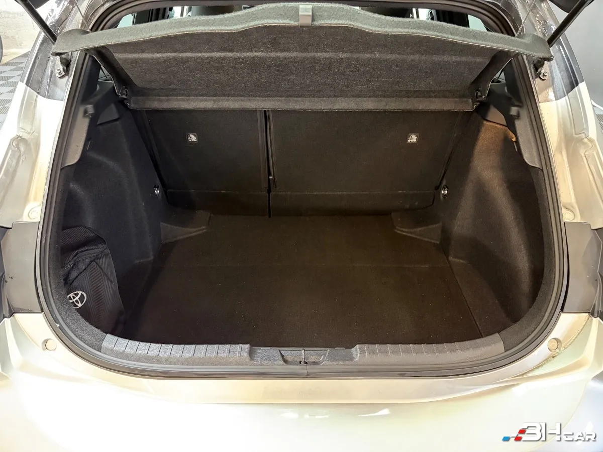 Toyota Corolla - photo 6