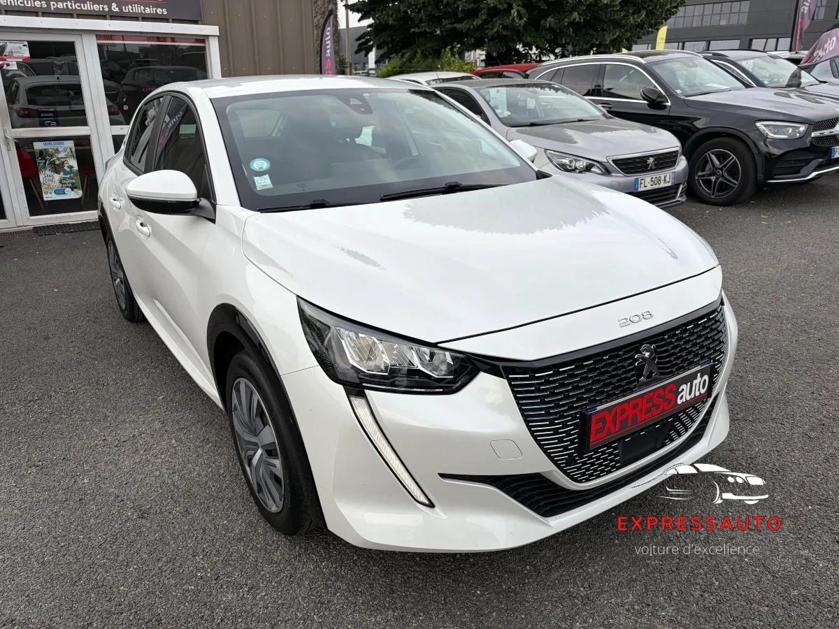 Peugeot E-208