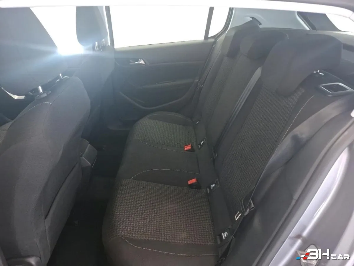 Peugeot 308 - photo 9