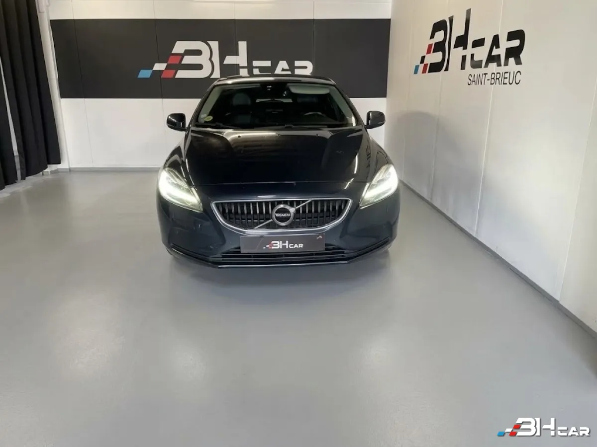Volvo V40 - photo 2