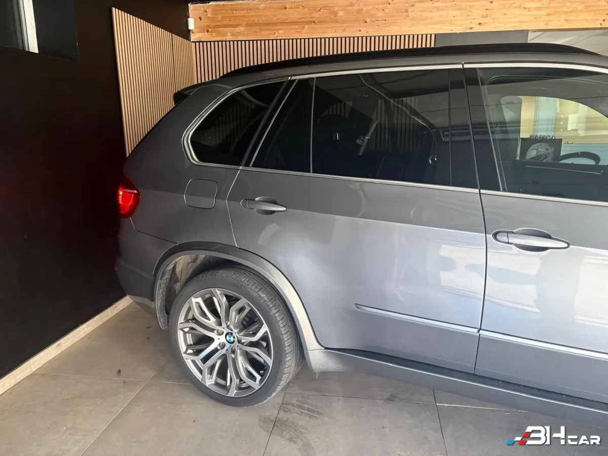 Bmw X5 - photo 8