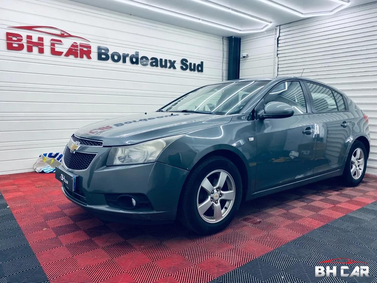Image: Chevrolet Cruze Hatchback (J305) 1.6 i 16V 124 cv