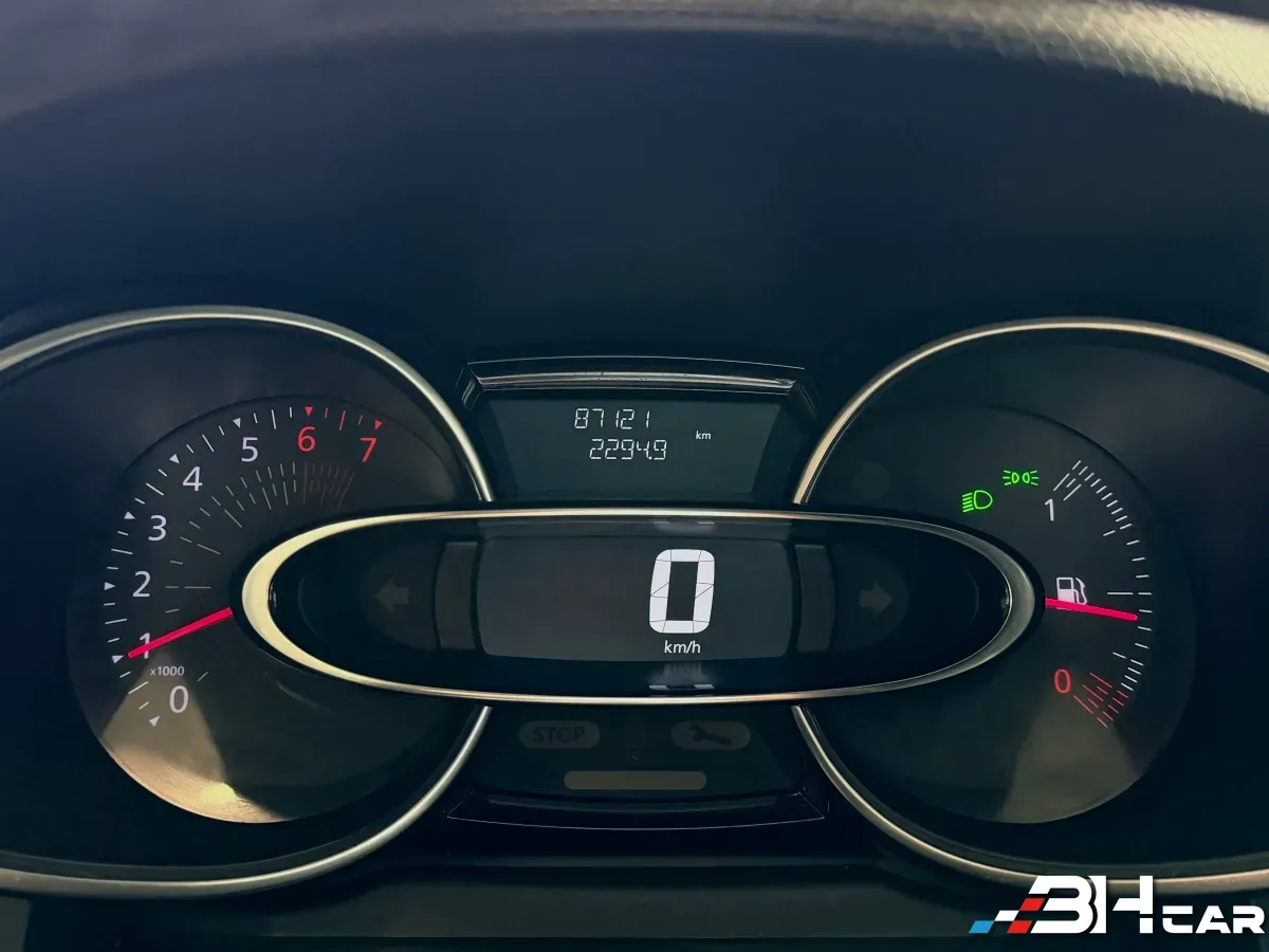 Renault Clio - photo 12