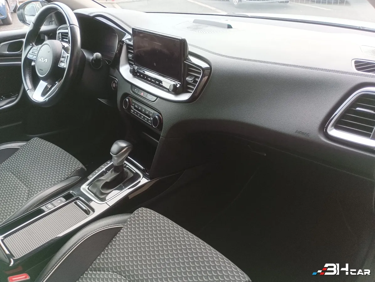 Kia Xceed - photo 16