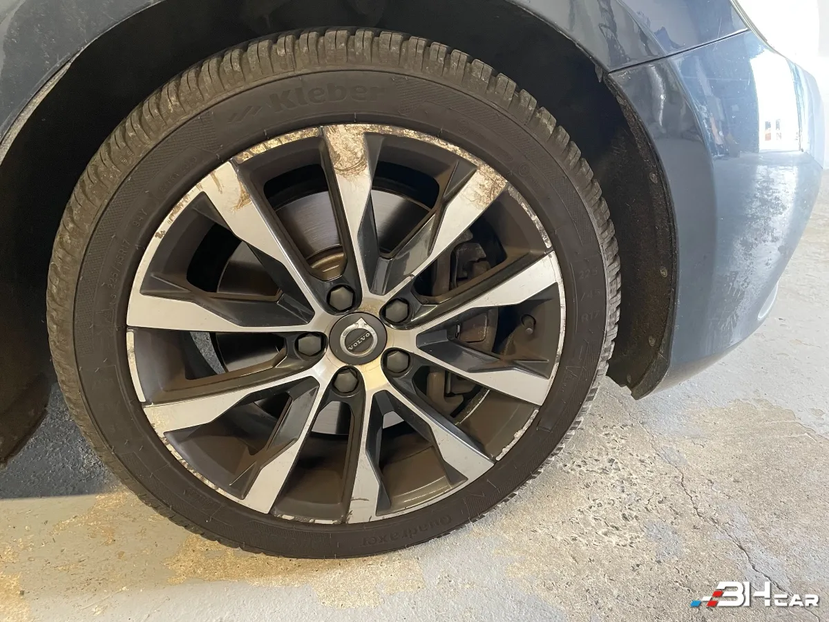 Volvo V40 - photo 27