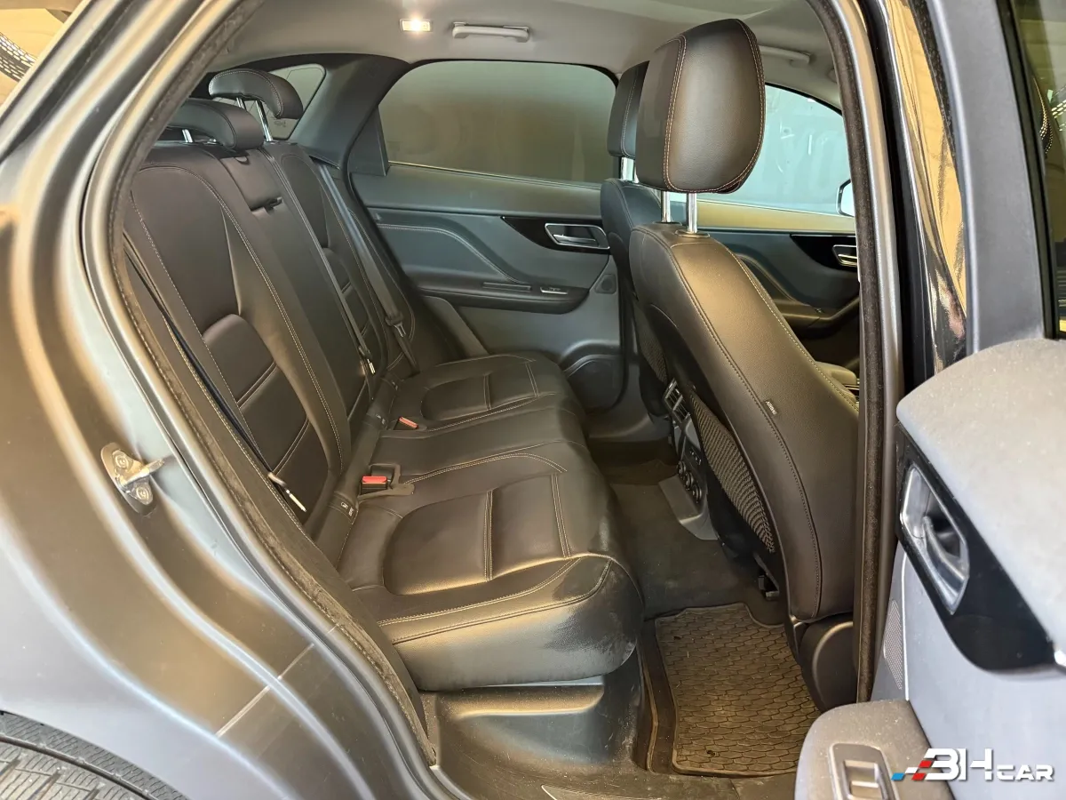 Jaguar F-pace - photo 8