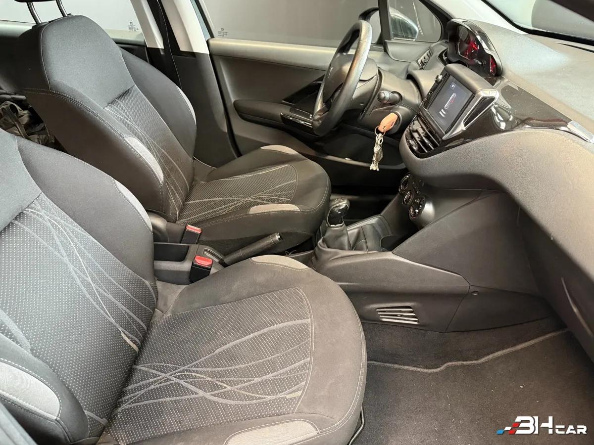 Aperçu indisponible de Peugeot 208