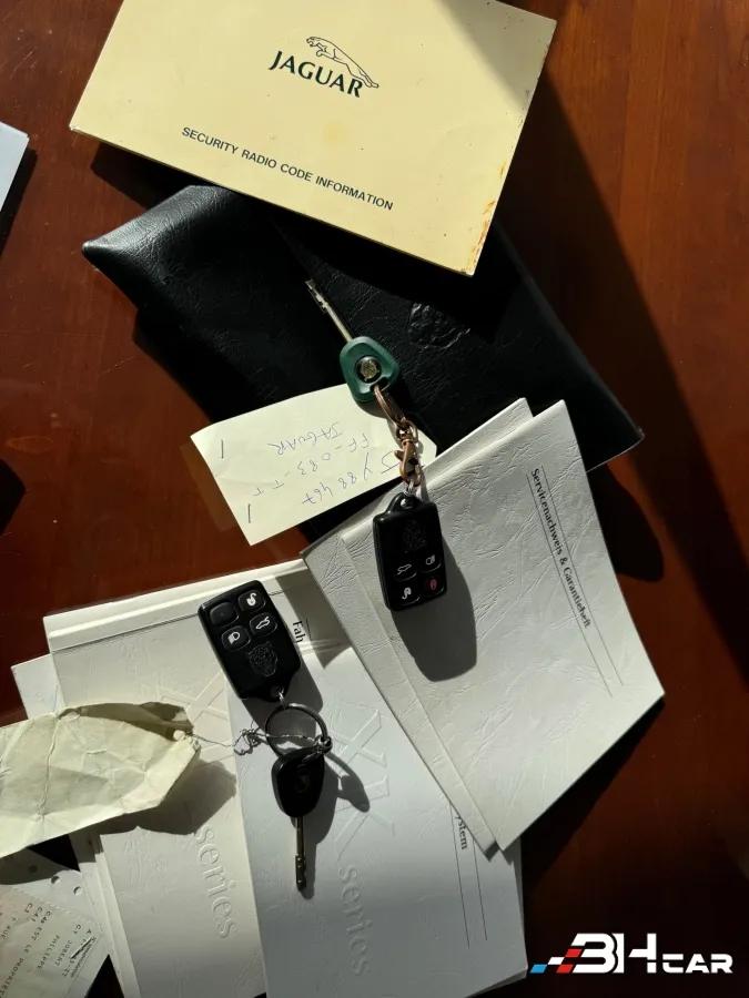 Aperçu indisponible de Jaguar XK8