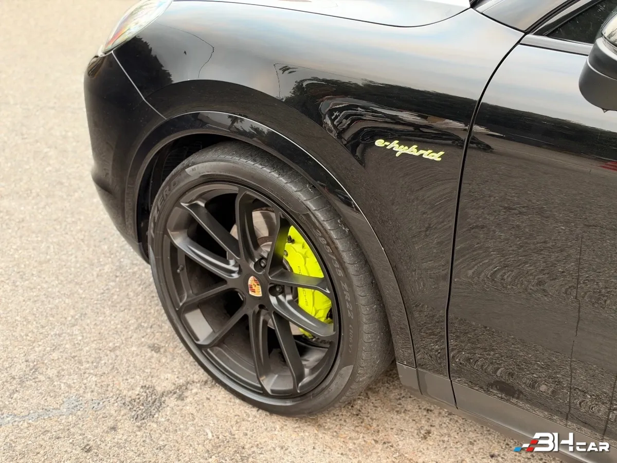 Porsche Cayenne - photo 11