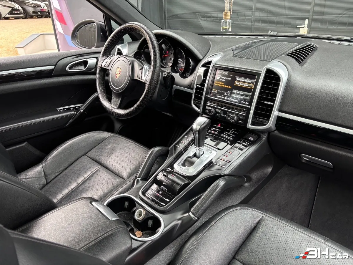 Porsche Cayenne - photo 23