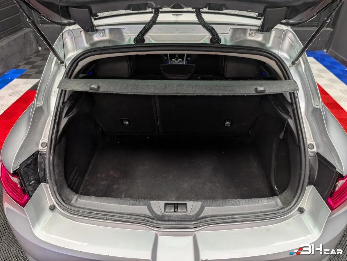 Renault Megane - photo 26