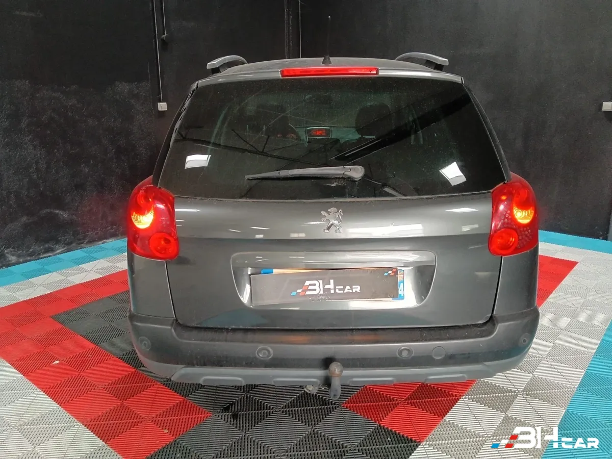 Peugeot 207 - photo 8