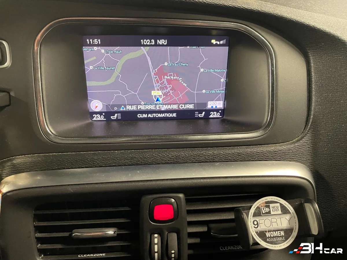 Volvo V40 - photo 20
