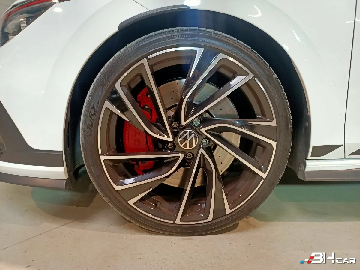 Volkswagen Golf - photo 31