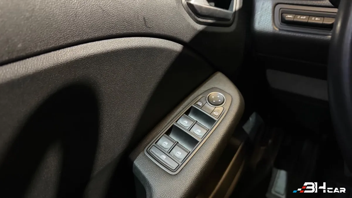 Renault Clio - photo 30