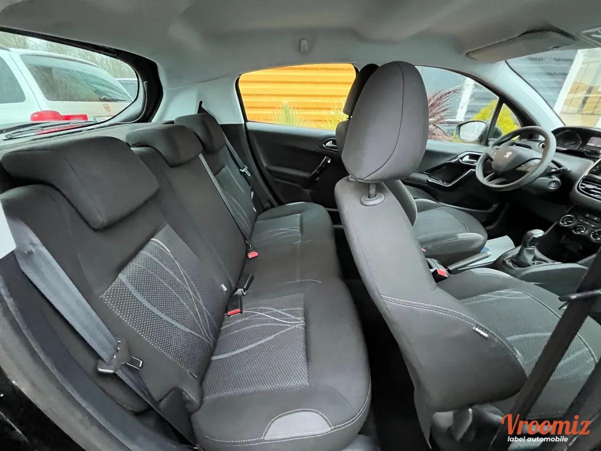 Peugeot 208 GENERATION-I 1.6 E-HDI 90 ACTIVE