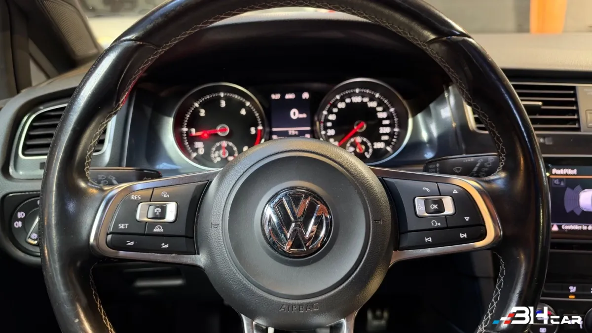 Volkswagen Golf - photo 16
