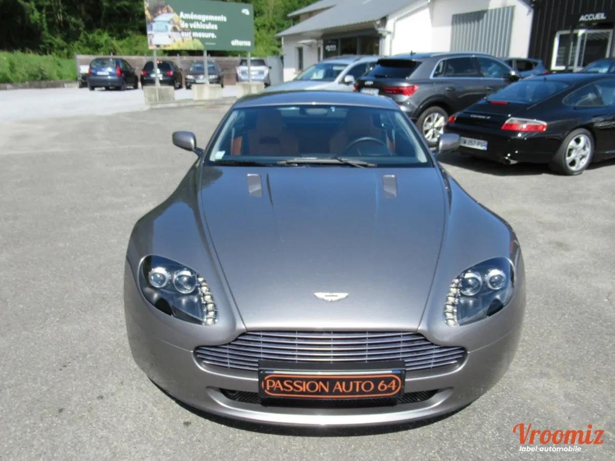 Aston Martin V8 Vantage 