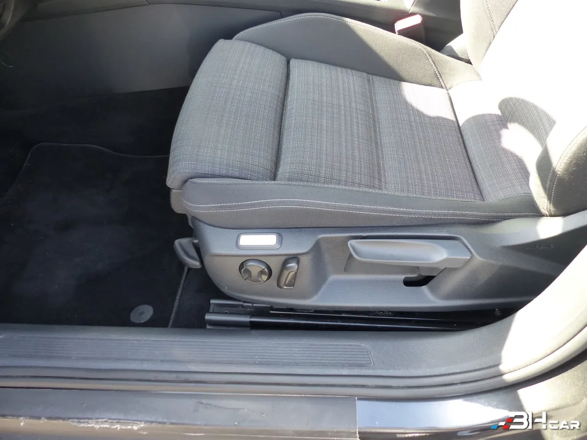 Volkswagen Passat - photo 12