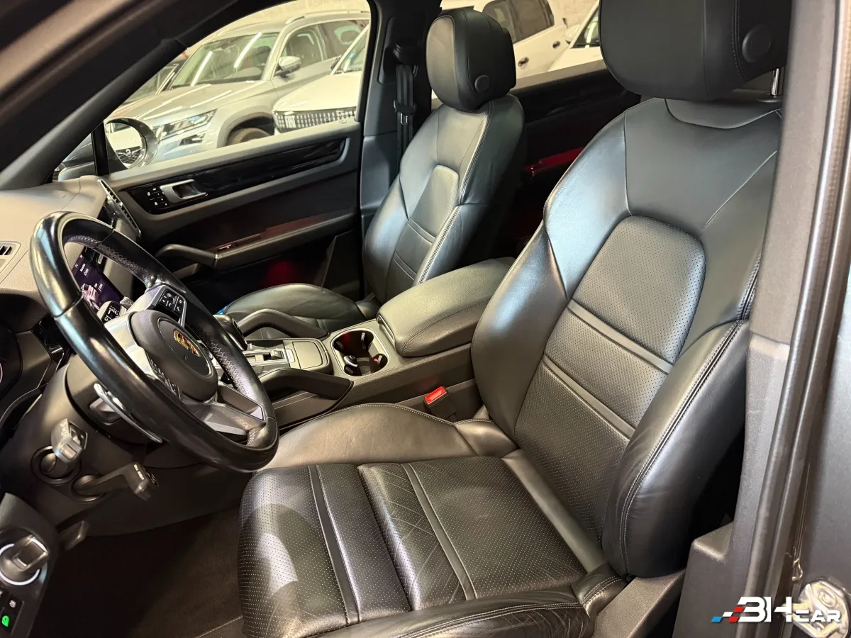 Porsche Cayenne - photo 12