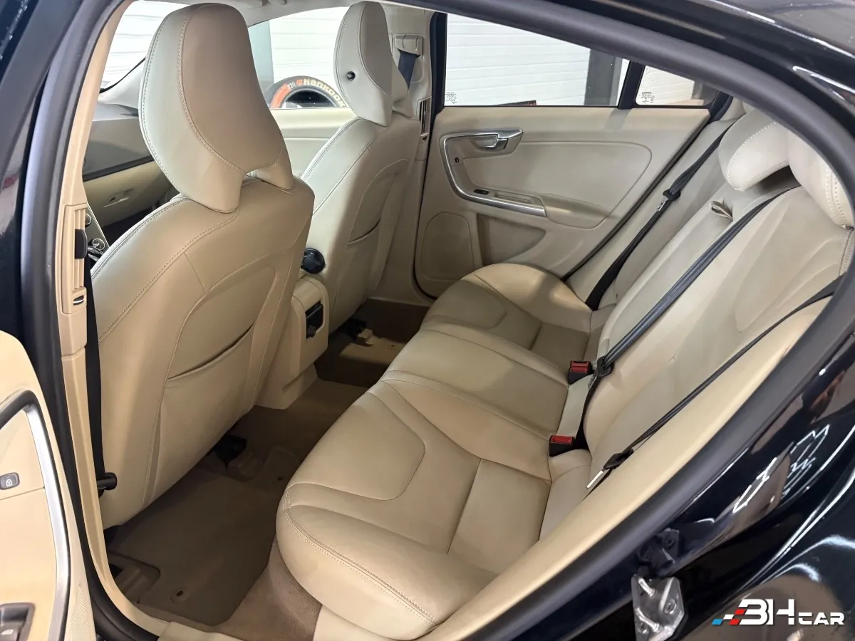 Volvo S60 - photo 15
