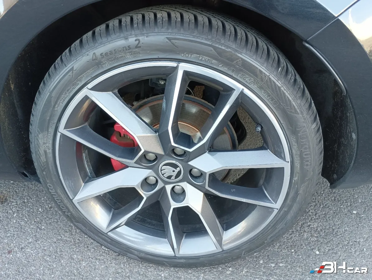 Skoda Octavia - photo 12