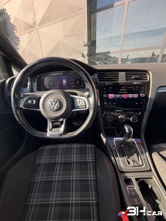 Volkswagen Golf - photo 8