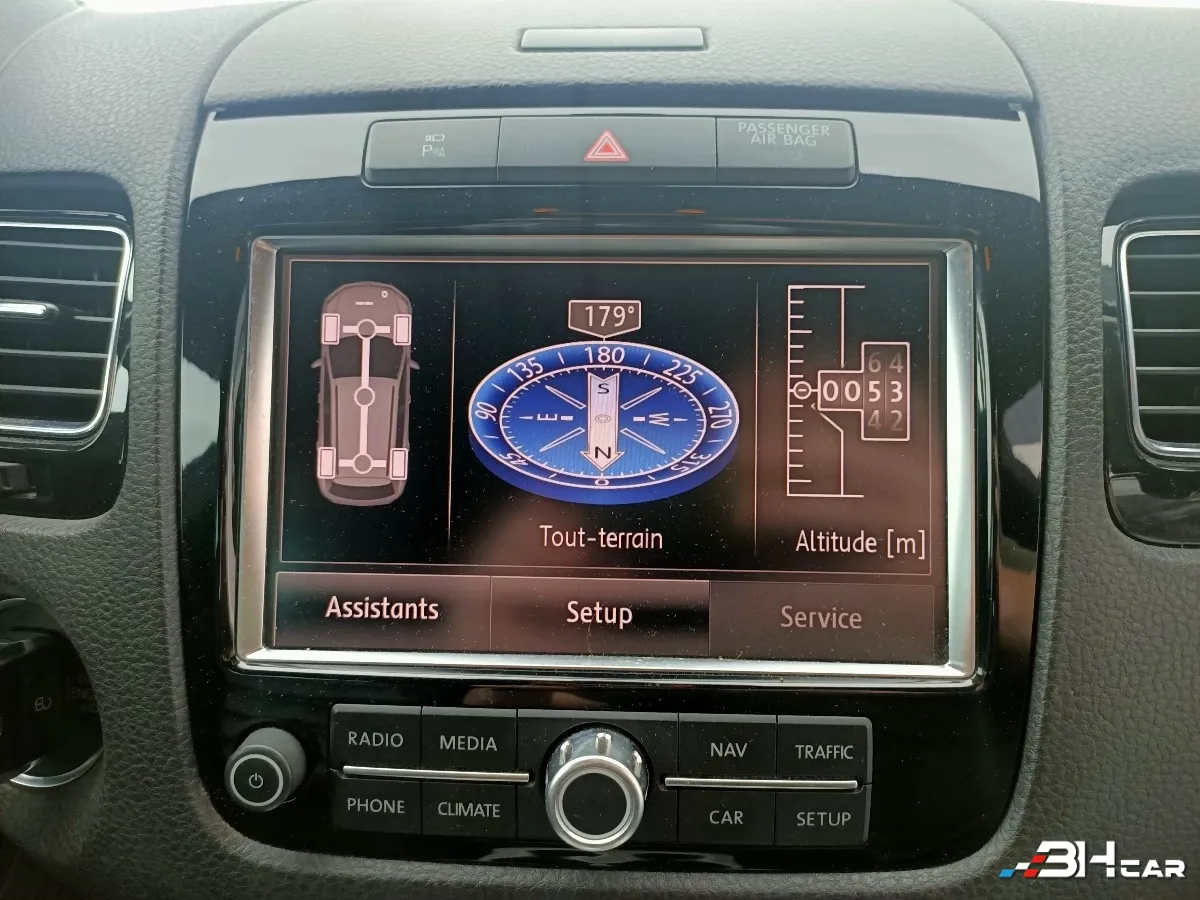 Volkswagen Touareg - photo 14
