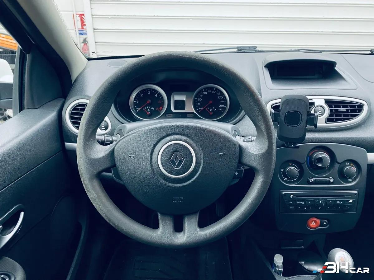 Aperçu indisponible de RENAULT Clio