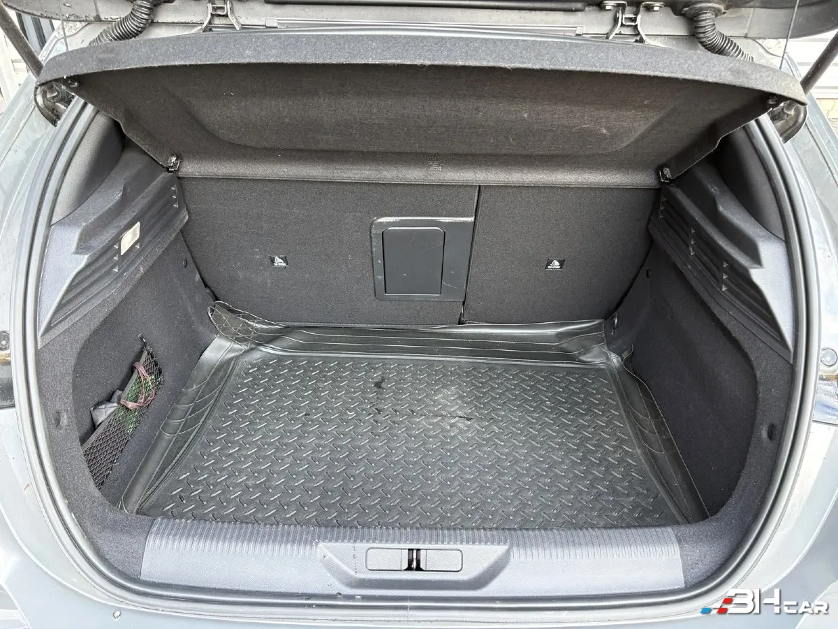 Peugeot 308 - photo 17